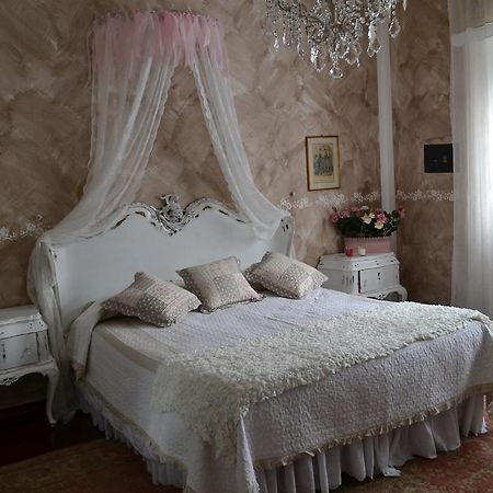 Le Bouganville Apartment Desenzano del Garda Rum bild