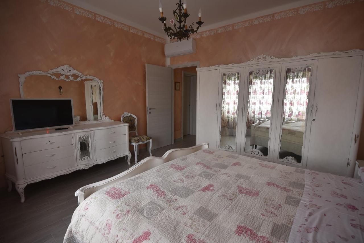 Le Bouganville Apartment Desenzano del Garda Exteriör bild