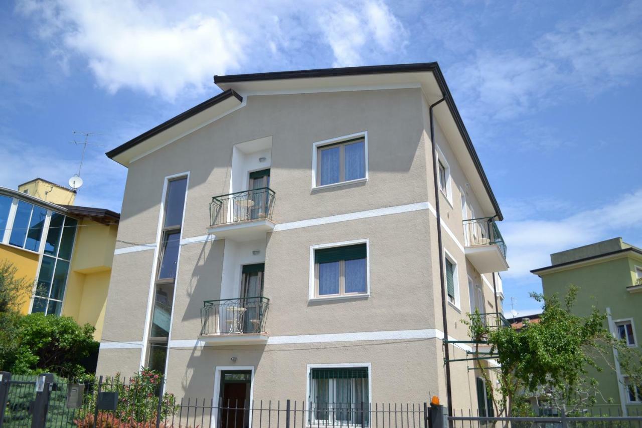 Le Bouganville Apartment Desenzano del Garda Exteriör bild